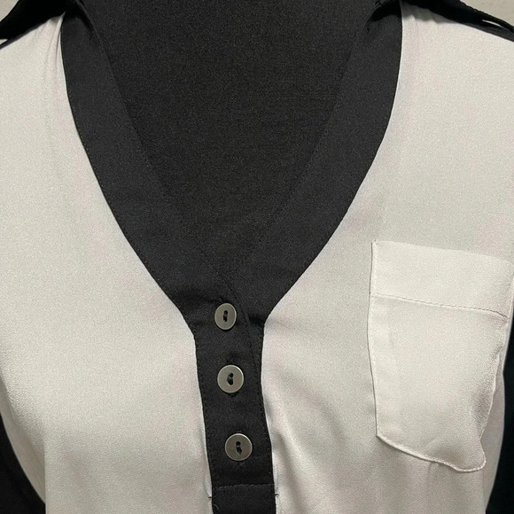 Vintage Y2K 90s 2b bebe color block collared blouse w roll tab sleeves XS - Picture 2 of 7